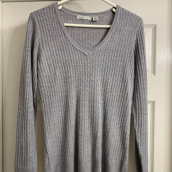 Luxe 360 Women's Gray Long Sleeve Sweater, Size Medium - Picture 1 of 3